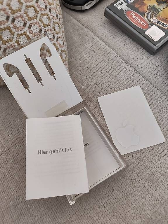 Lettore multimediale portatile: iPod Shuffle 2GB (2009) – Nuovo e nell'imballaggio originale da Lachen SZ venduto da Kamelfluesterer