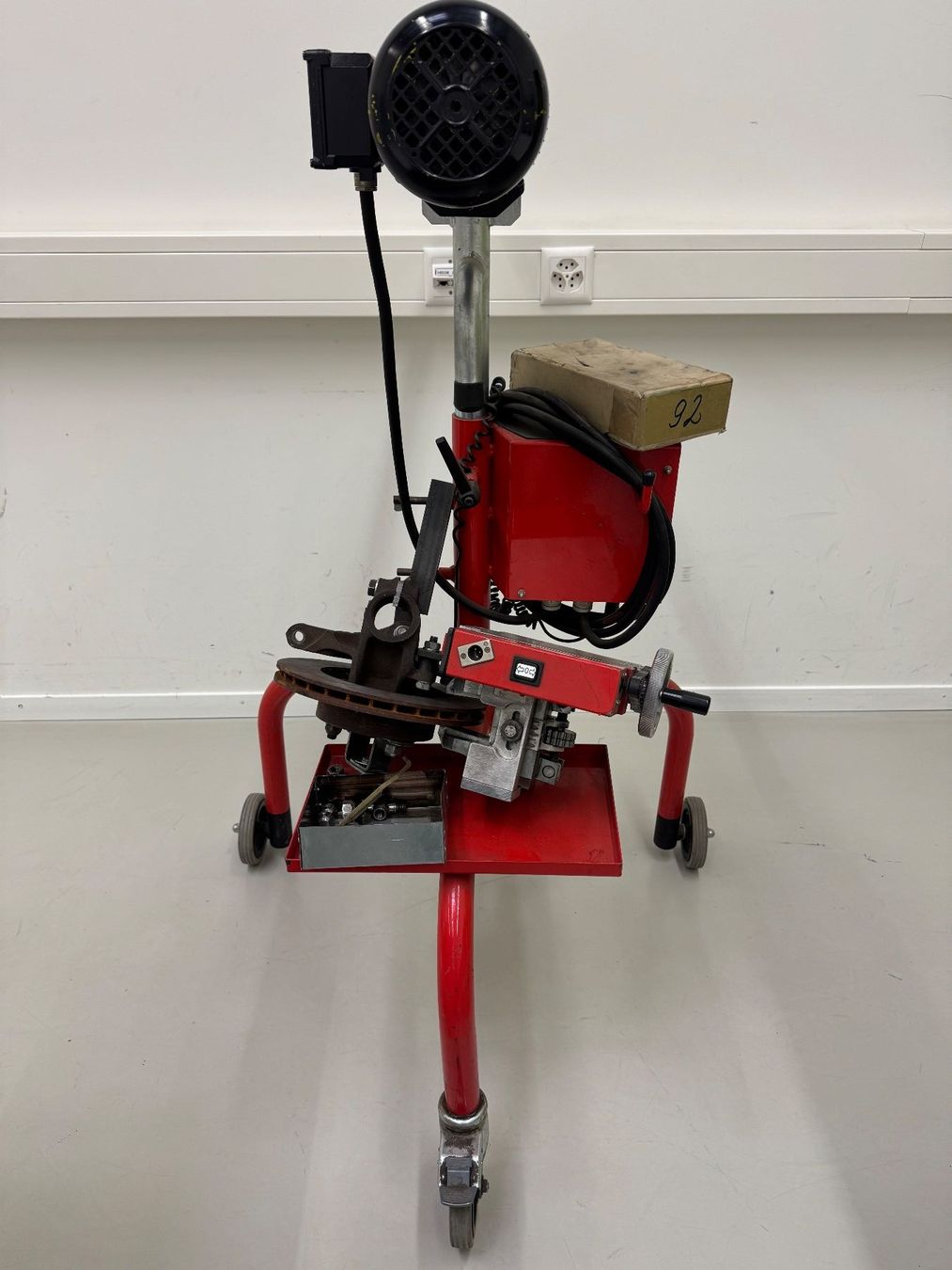 Alle Werkzeuge: Bremsscheibendrehgerät – Gebraucht aus Bern von Materialboerse_IgF 1