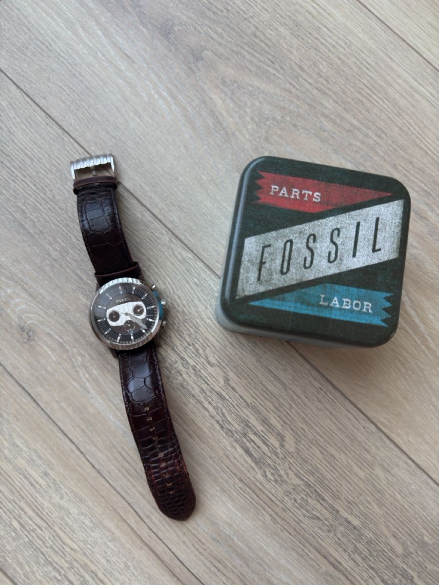 Fossil Montres: Fossil Herren Uhr, braunes Leder – Neuf (Voir description) à Sarmenstorf par Nathaliie_21