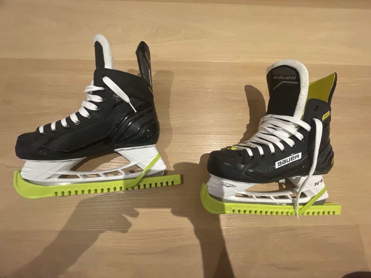 Bauer Schlittschuhe: Schlittschuhe Bauer S23, Grösse 42 – Neu (gemäss Beschreibung) aus Weesen von ursinaandrea