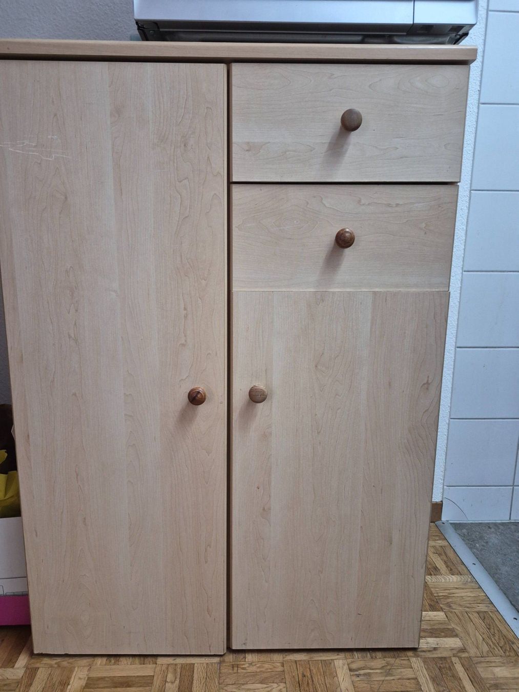 Armadi: Schrank, guter Zustand – Usato da Sargans venduto da Pet_kqm7