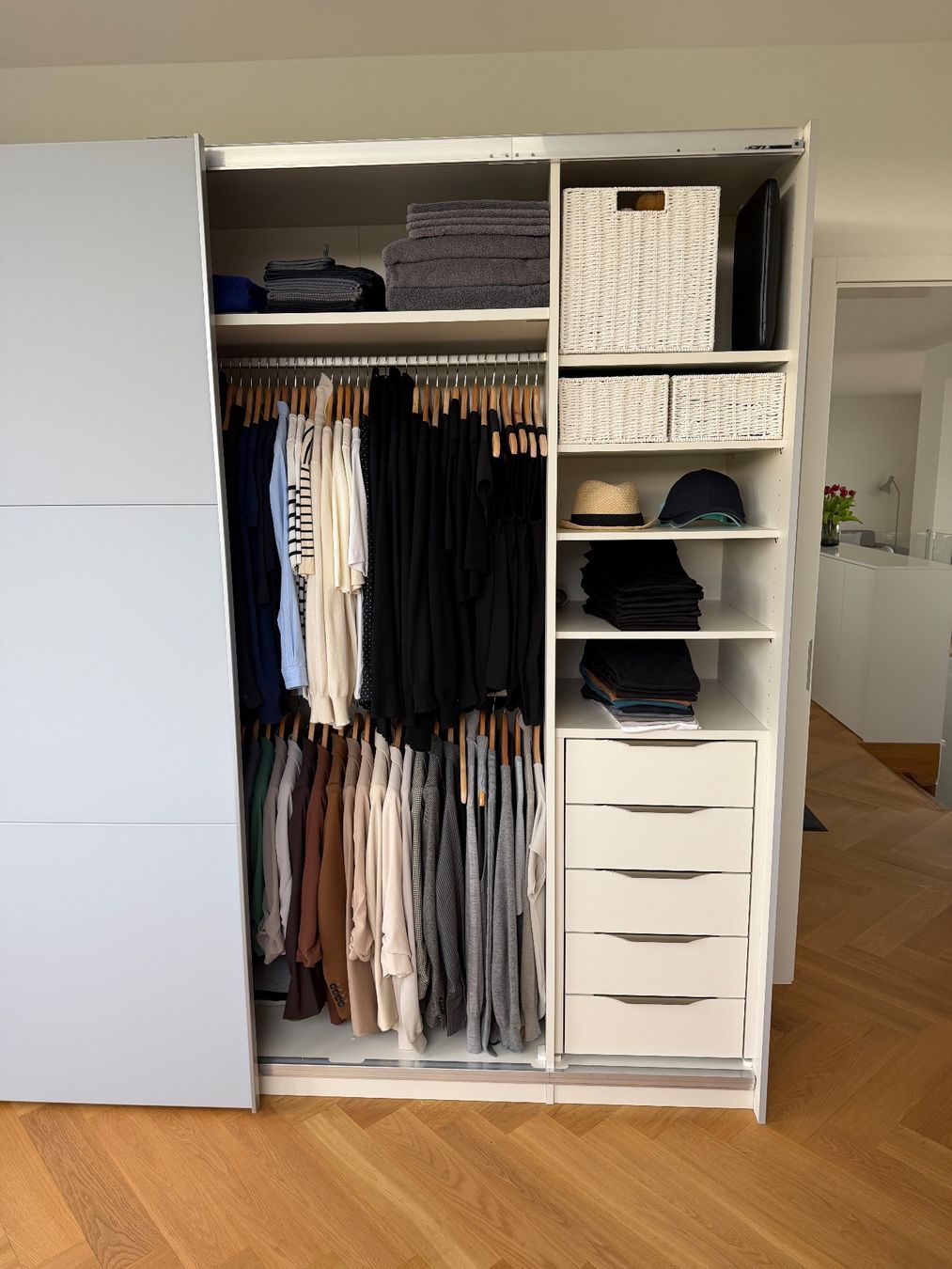 Livique Armadi: Kleiderschrank - Top Zustand! – Usato da Basel venduto da Sonnenblume1379 5