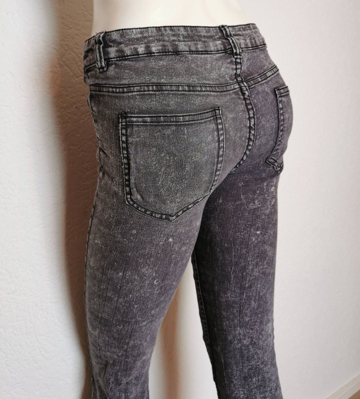Jeans: Jeans grau Damen anthrazit - S – Usato da Wettingen venduto da JasminL92-3