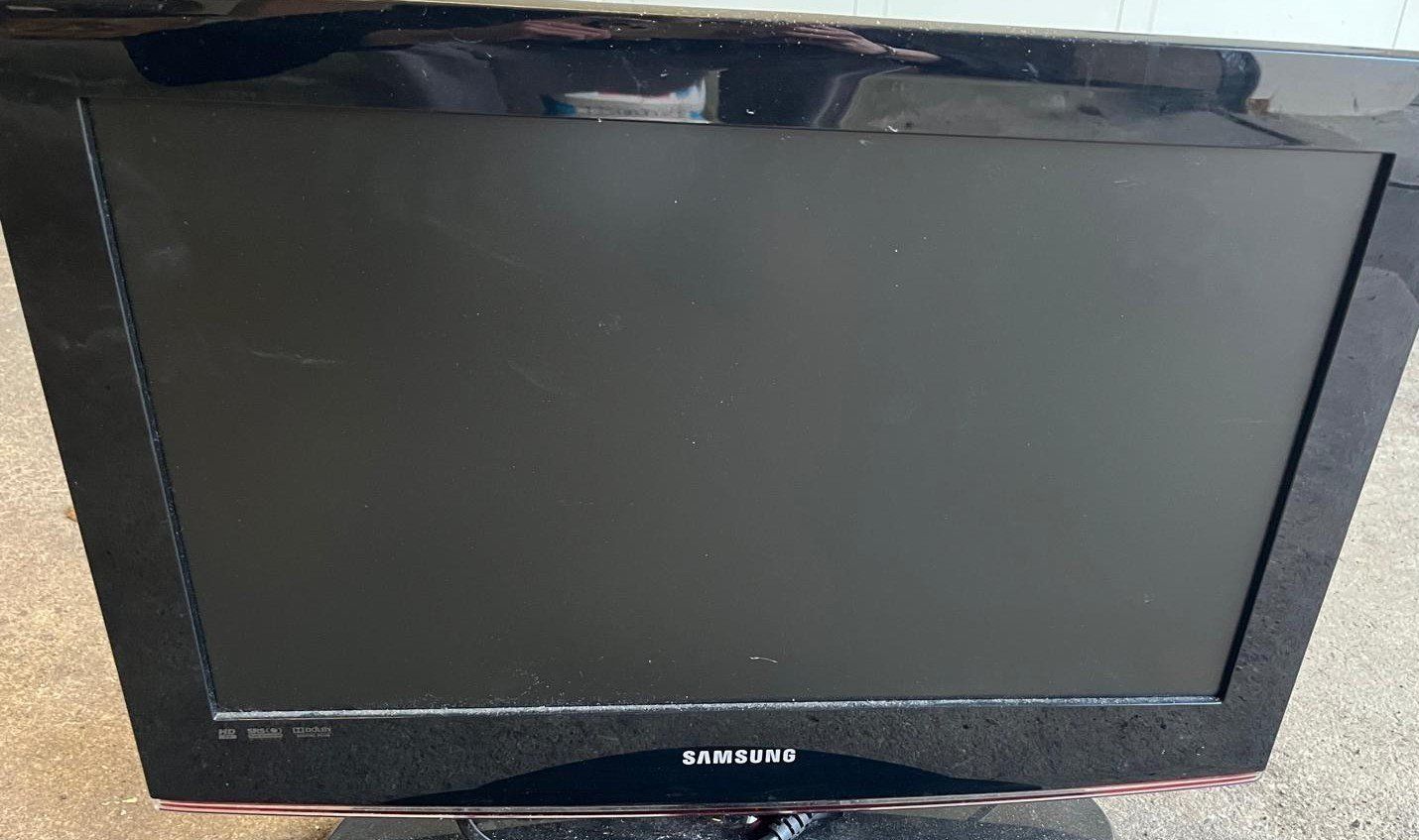 Samsung Monitor: Samsung Bildschirm – Usato da Appenzell venduto da marvdo