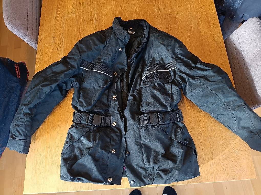 Lotti di vestiti: Töffkleider – Usato da Huttwil venduto da Nidi96