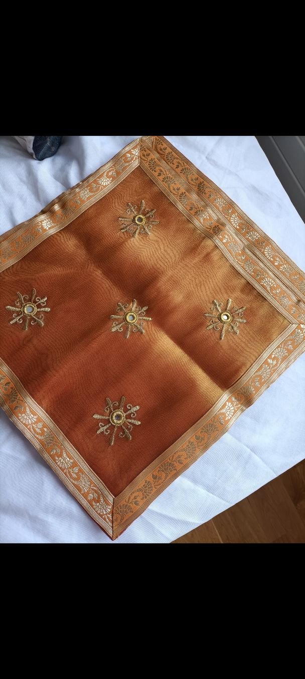 Cuscini: Lot de 2 housses de coussin décoratives – Nuovo e nell'imballaggio originale da La Chaux-de-Fonds venduto da Luxary.25cachmirepro 1