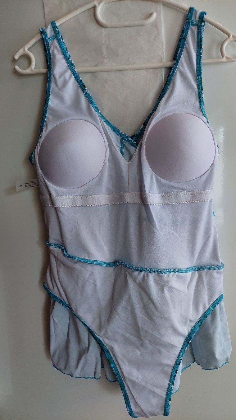 Costumi da bagno & Bikini: Neuer einteiliger Badeanzug mit Röckchen, Gr. XL / 44 – Nuovo (secondo la descrizione) da Oberwil BL venduto da Hunajakakku 3