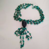 Handgestrickte Vintage-Halskette mit natürlichen Türkisstein