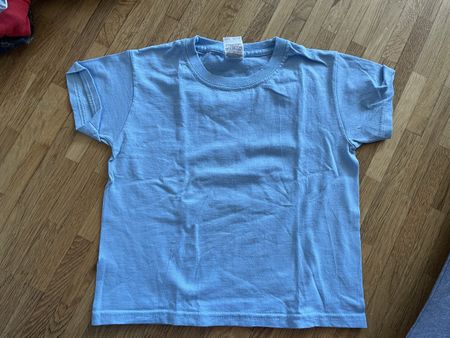 Hellblaues T-Shirt, Grösse 98, Baumwolle, Top Zustand!