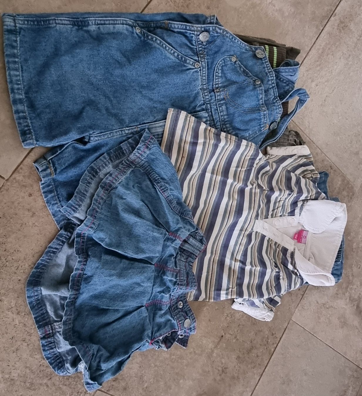 Kleiderpakete & -sets: Kleiderpaket für Mädchen gr.104 – Gebraucht aus Grossdietwil von GNOM313 3