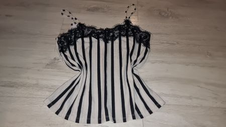 Sommerliches Top mit Spitze, Zara gr S