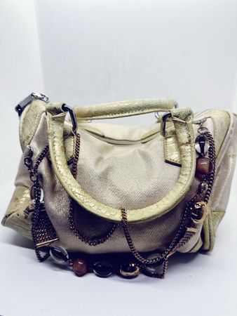 [GUT & GÜNSTIG]: Edle Handtasche mit Steinen/Perlen