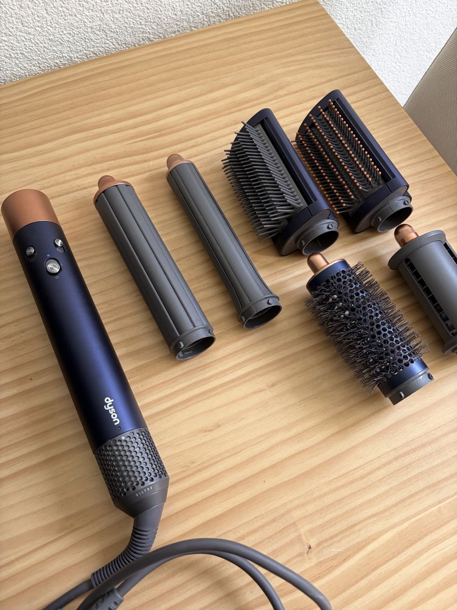 Altro per la cura dei capelli:     Dyson Airwrap Multi-Styler Complete Long - Swiss Plug - – Usato da Zürich venduto da iam_xb5n 1