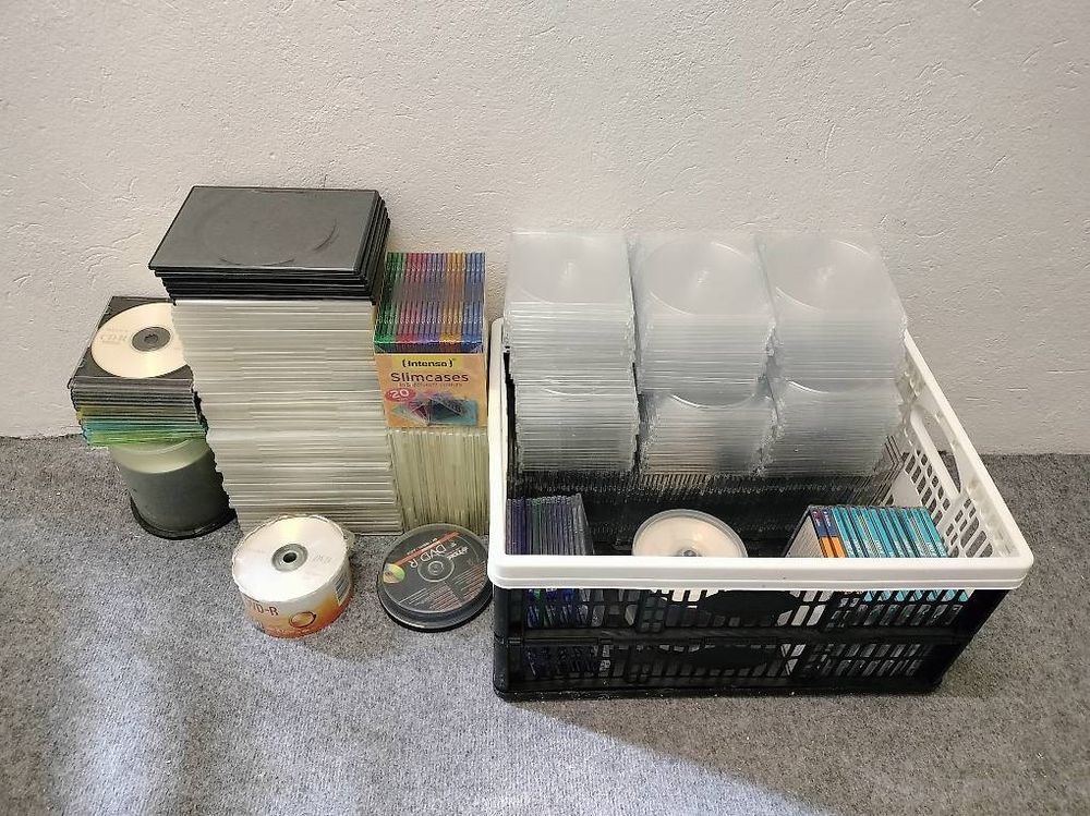 CD DVD vierge et boîtes (D'occasion) à Fribourg pour CHF 30 – retrait ...