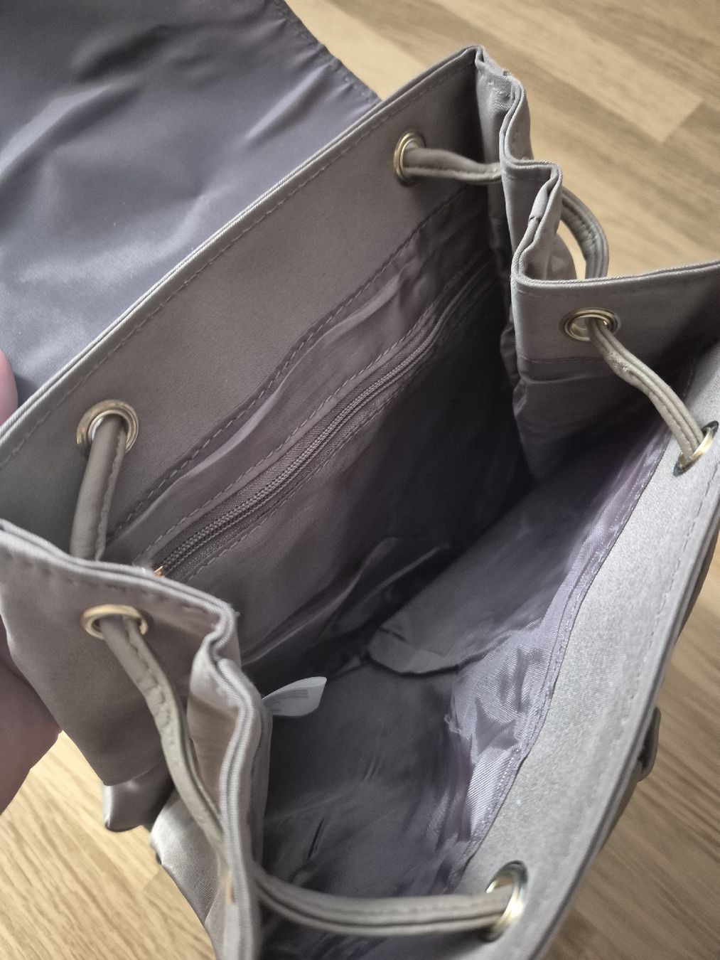 Zaini: Rucksack mit Blattmuster - Herbst-Musthave! – Nuovo (secondo la descrizione) da Langenthal venduto da Polarisstern 2