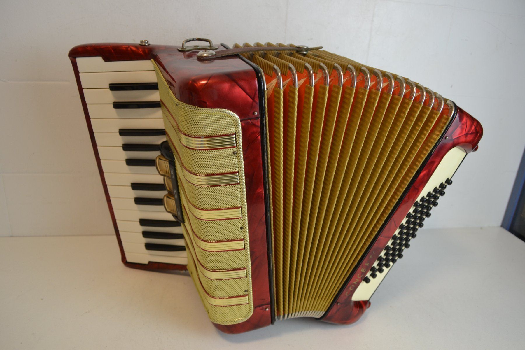 Hohner Strumenti musicali: Akkordeon Hohner Concerto I frisch gestimmt – Usato da Zürich venduto da baumusik 4