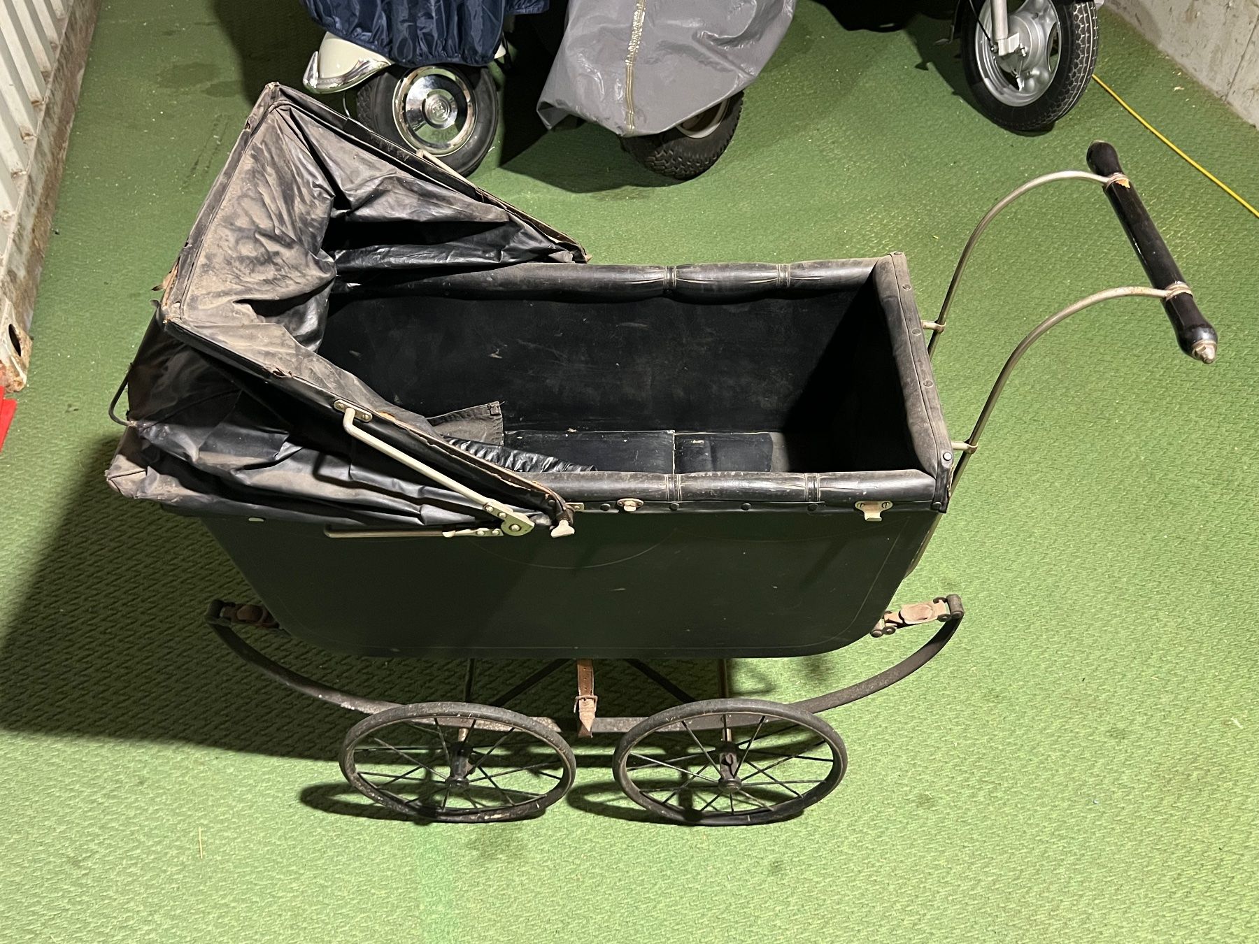 Poussette: Antiker Kinderwagen (Naether) – D'occasion à Büren an der Aare par tpe_h9vq 3