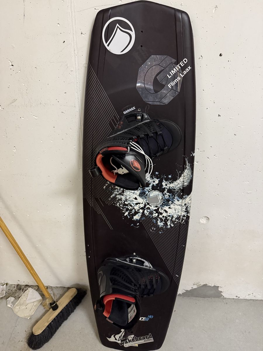 Planches de surf: Wakeboard Liquid Force, Grösse ca. 140cm, gebraucht – D'occasion à Gockhausen par Eldomenico