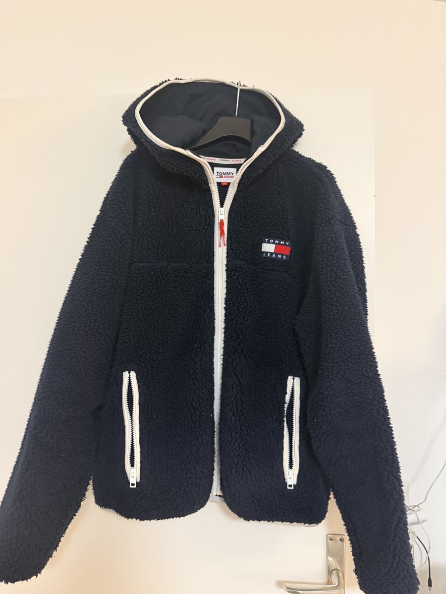 Jacken: Tommy Jeans Jacke  – Gebraucht aus Rheinfelden von kitty69