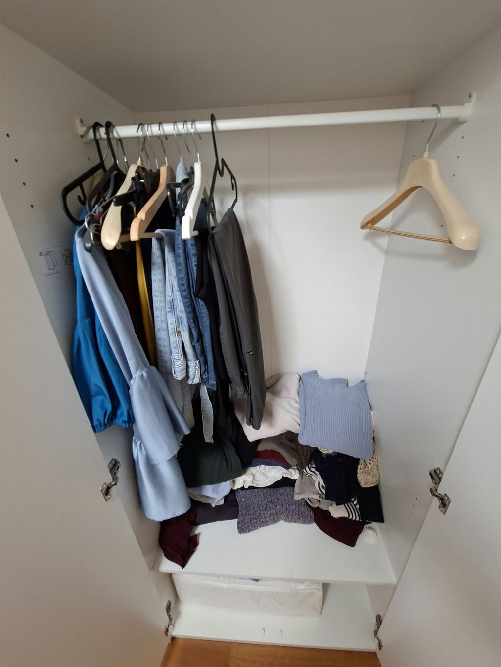 Armoires: Kleiderschrank – D'occasion à Bern par Chiara91 1