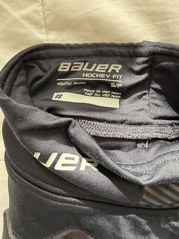 Bauer Schutz & Schoner: Bauer Oberteil mit integriertem Halsschutz Junior S – Gebraucht aus Volketswil von anjanja2417 2