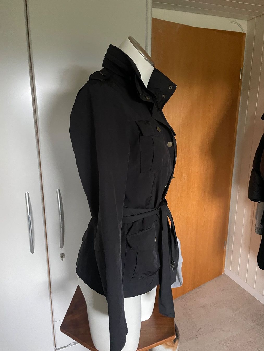 Jacken: schwarze maddison Jacke Übergang Gr 36 – Gebraucht aus Volketswil von n_r_5gdf 2