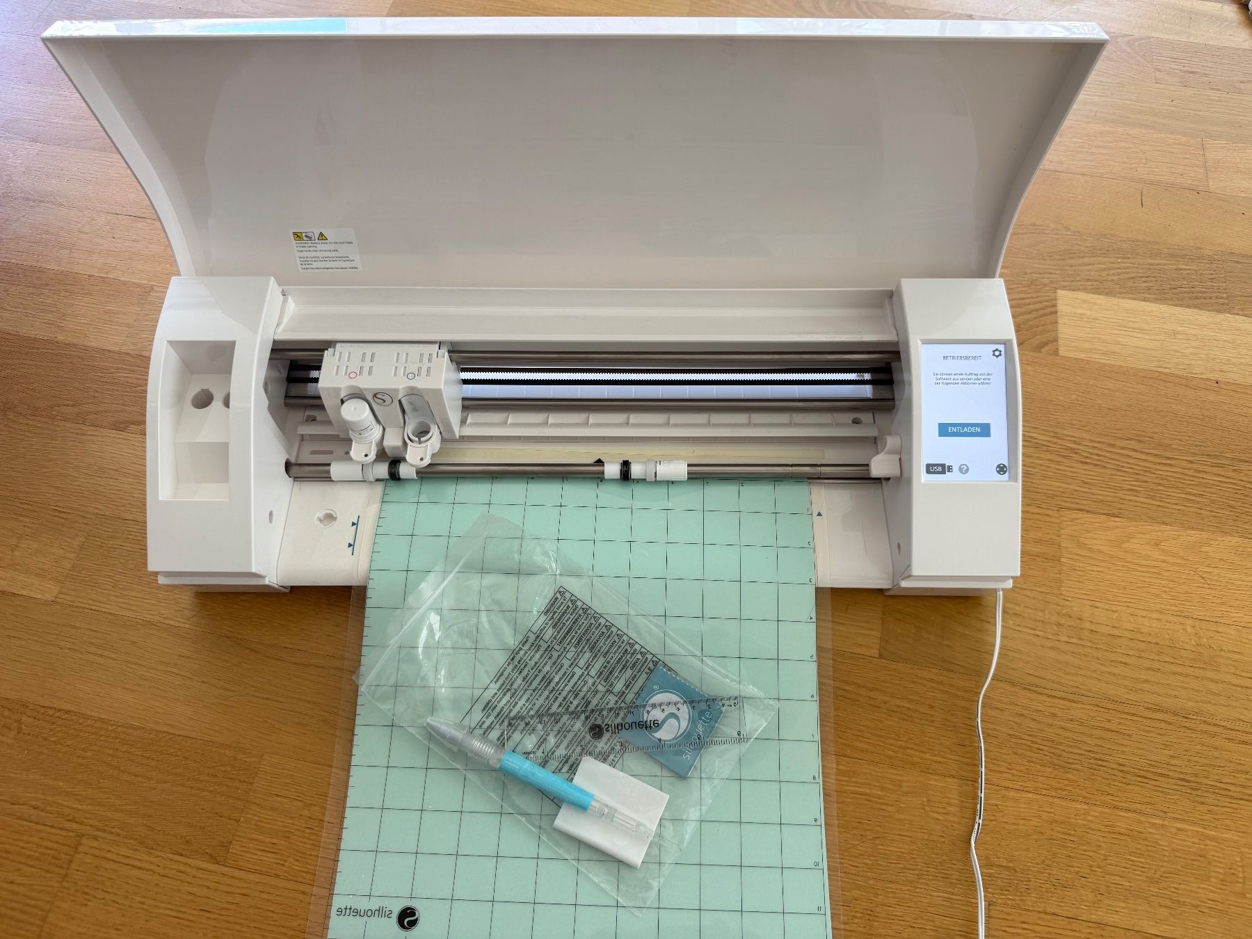 Cameo Tutte le macchine: Schneidemaschine Silhouette Cameo 3 – Usato da Meilen venduto da ruben456