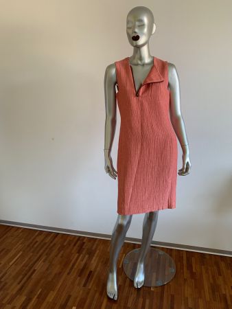 AKRIS: Rotes Designer-Kleid, herrliches Seidenfutter, 36