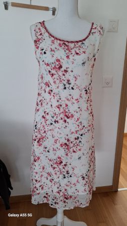 Jolie Robe d'été NILE, Taille S, parfait pour la saison!