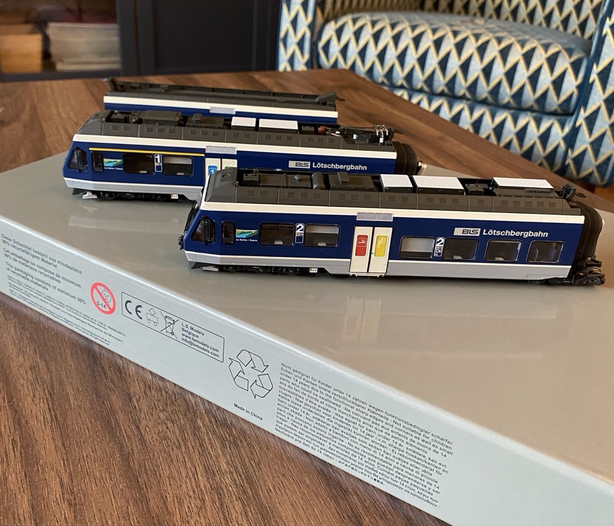 LS Models Modellini di ferrovie: BLS RABe 525 NINA 3teilig V AC – Nuovo e nell'imballaggio originale da Grandvillard venduto da jo-1991 3