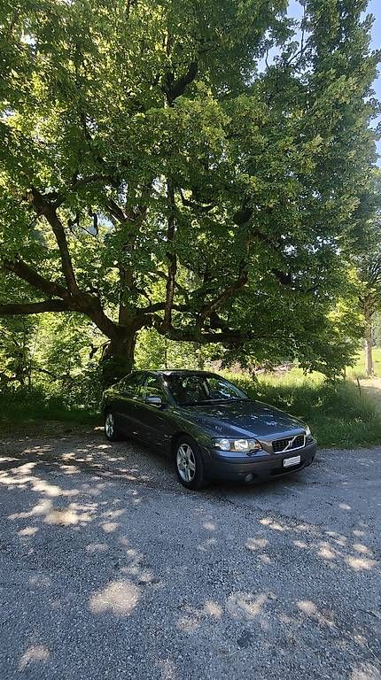 Automobili: Volvo S60 2.5T AWD – Usato da Le Pâquier-Montbarry venduto da pas_st8d