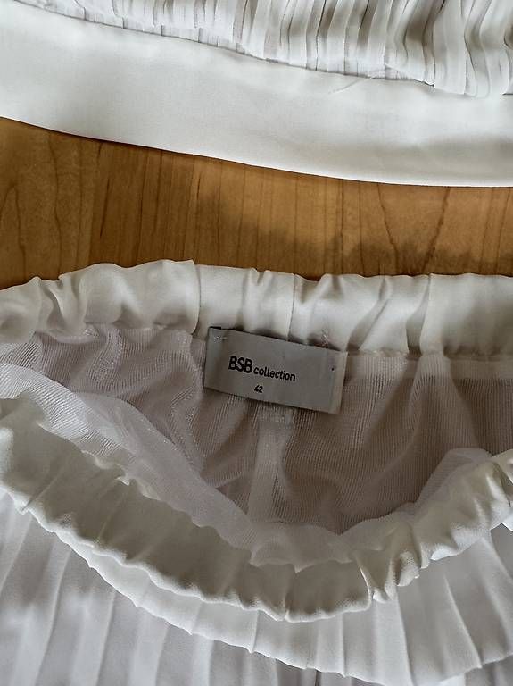Kleiderpakete: Two pieces trouser and top – Gebraucht aus Affoltern am Albis von mat_vrk7 1