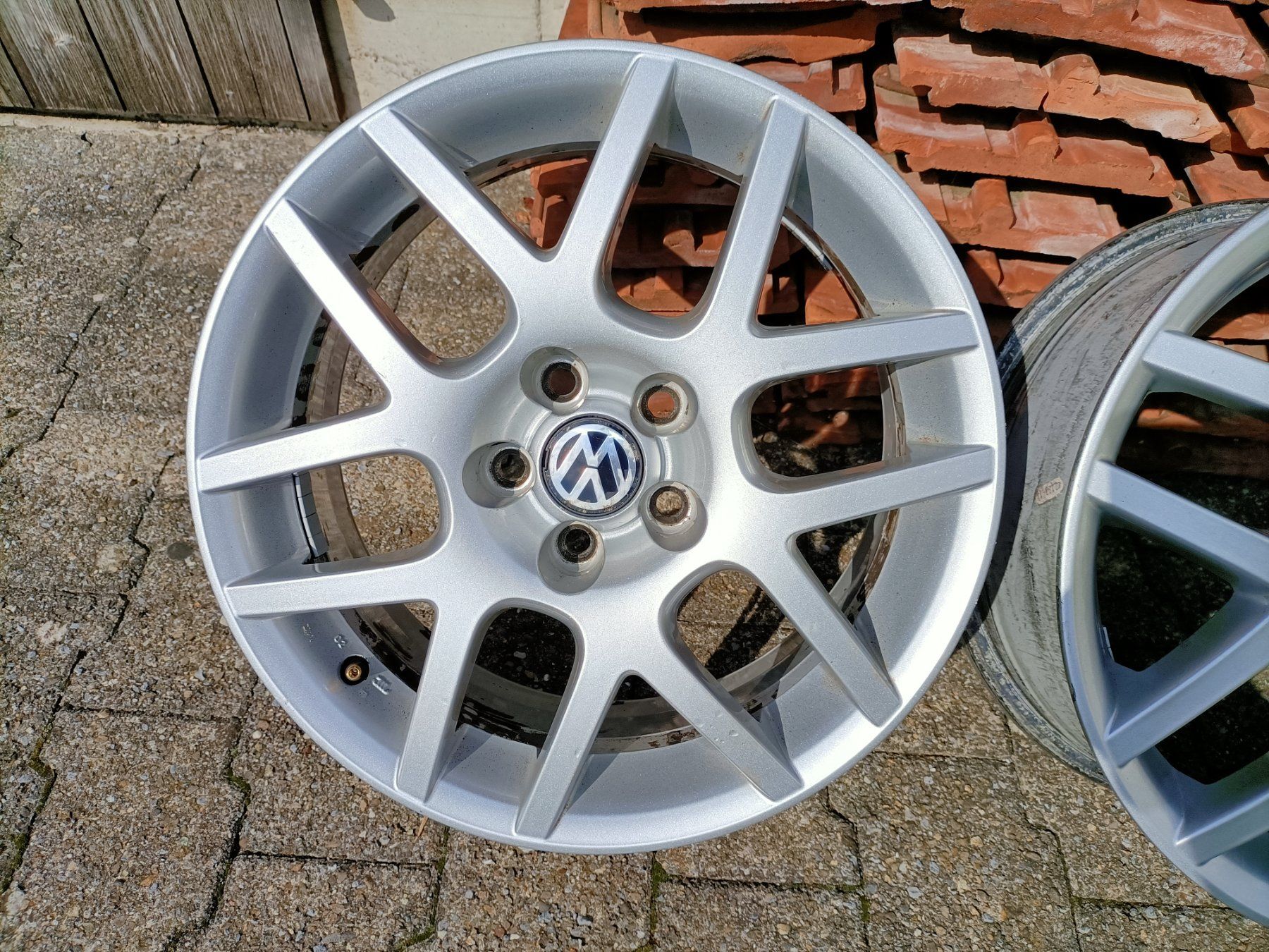 Volkswagen Felgen: Alufelgen VW Golf 4  6.5J x 16 " – Gebraucht aus Wald ZH von  3