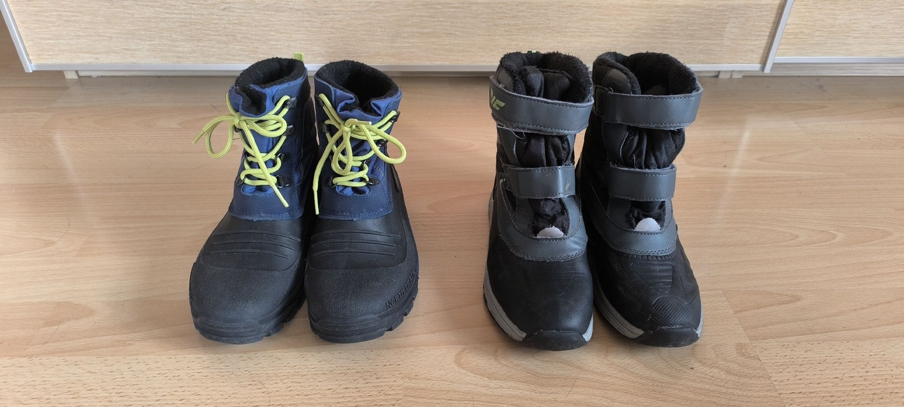 Schuhe für Jungen: Lot de chaussures 35 – Gebraucht aus Arnex-sur-Orbe von mbdaso