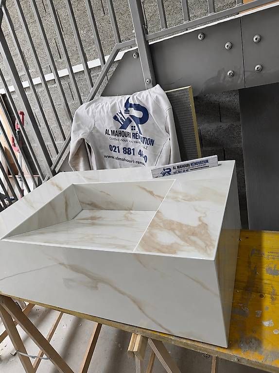 Rivestimenti per pavimenti: Vasques en carrelage sur mesure  Élégance, qualité  – Usato da Moudon venduto da con_m7sy 3
