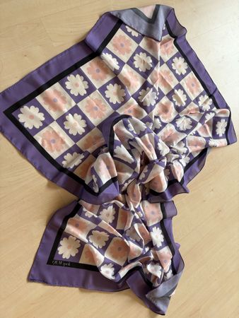 Halstuch QUM ipcek Blumenmuster Lila