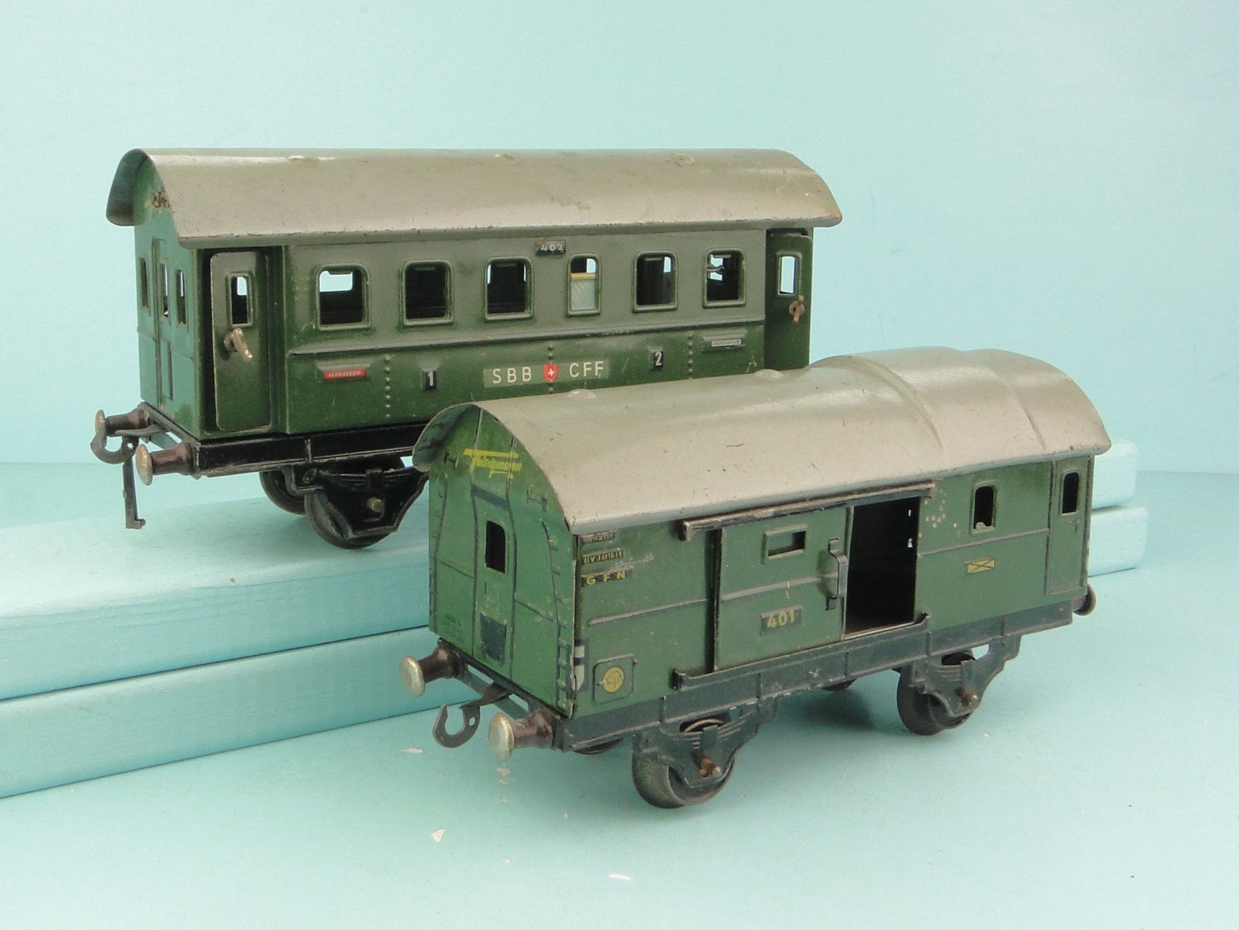 Fleischmann Modellini di ferrovie: Fleischmann Spur 0, 2 X Wagen, Blech – Usato da Bülach venduto da cann11 3