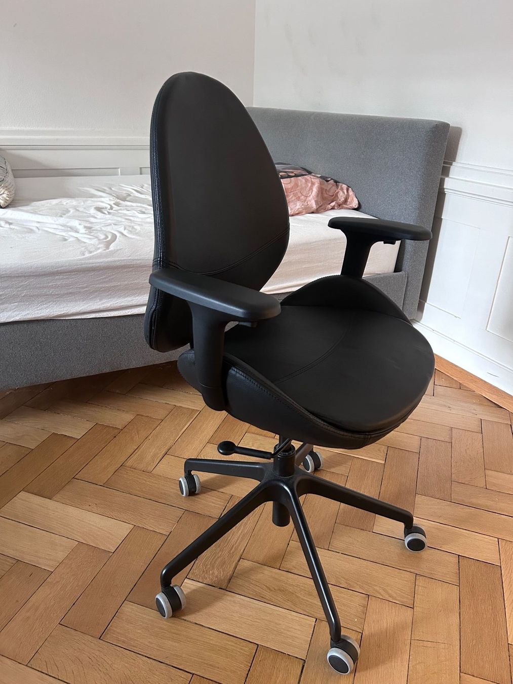 Ikea Sedie: IKEA Hattefjäll Bürostuhl, mattschwarz – Usato da St. Gallen venduto da jan_hx2p