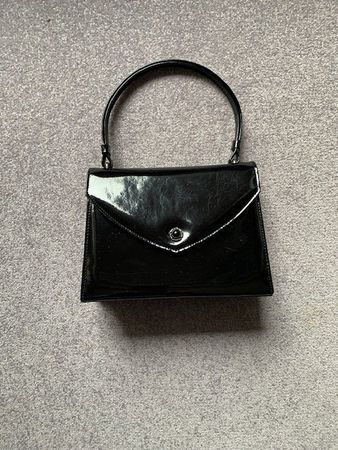 Leder-Lacktasche