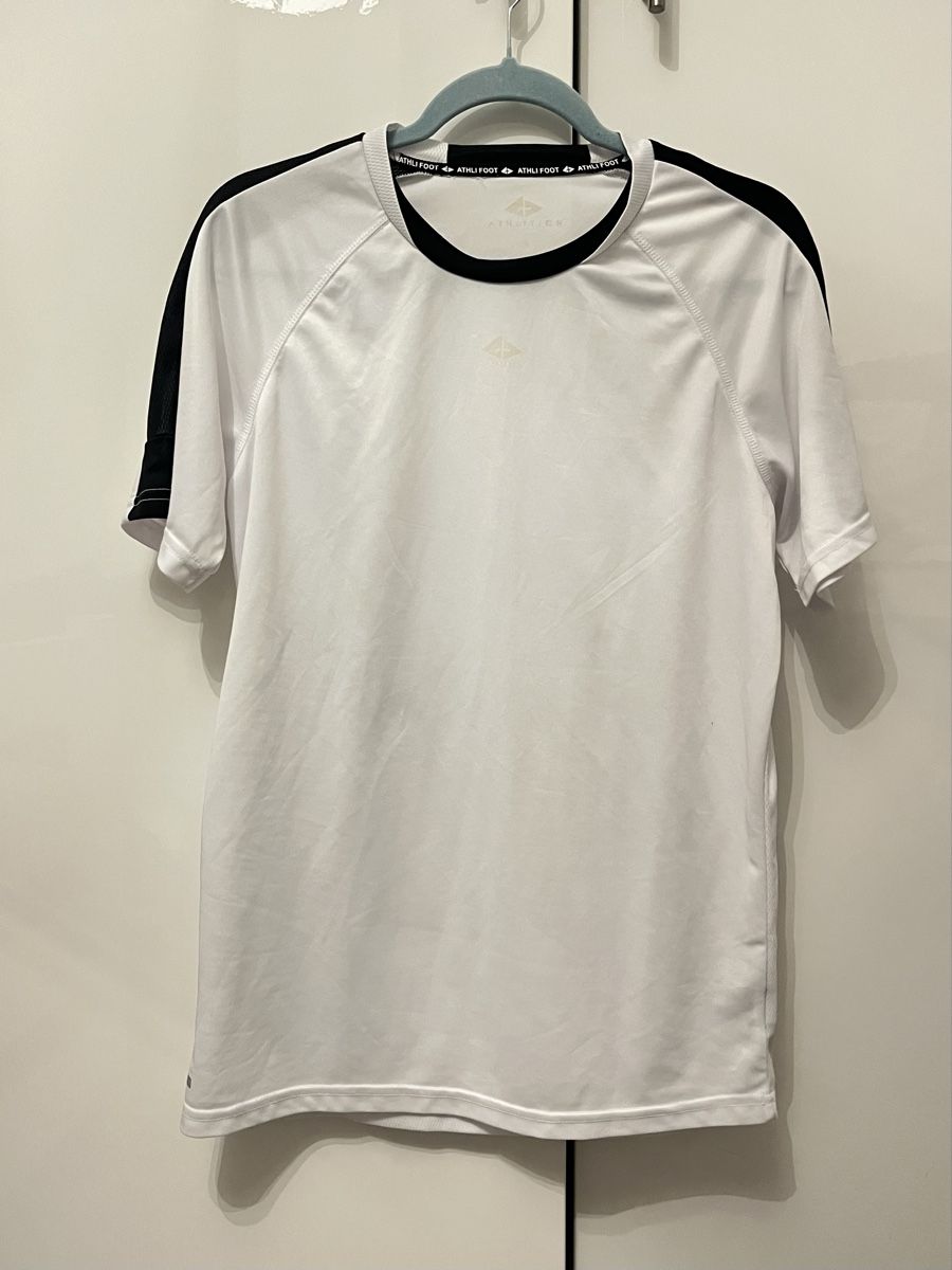 T-shirt: Haut de sport blanc taille M – Nuovo (secondo la descrizione) da Aigle venduto da sow_m7gm 5
