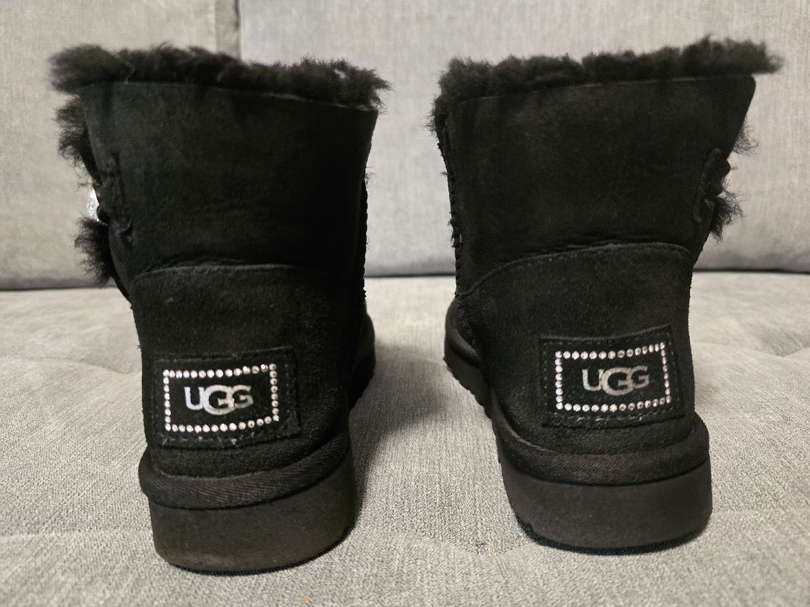 Ugg Chaussures femmes: UGG Damen Winter Boots mit Strass Gr. 36 – D'occasion à Dietikon par Kaska2020 2