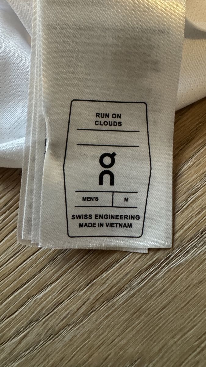 On T-Shirts: ON Running Longsleeve  – Neu (gemäss Beschreibung) aus Hünenberg See von Schulers 5