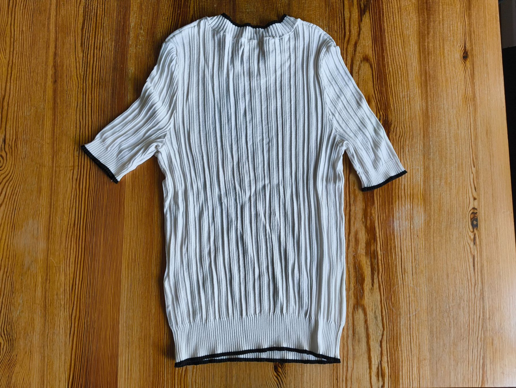 H&M T-shirt: Weisses Damen Shirt – Usato da Zürich venduto da san_7jn8 1