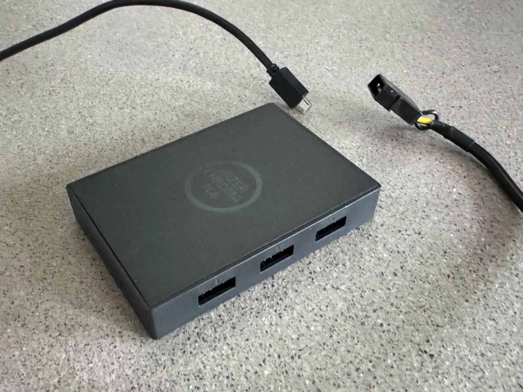 Razer Custodie: Razer Addressable RGB Controller ARGB – Usato da Luzern venduto da DarthYodus 1