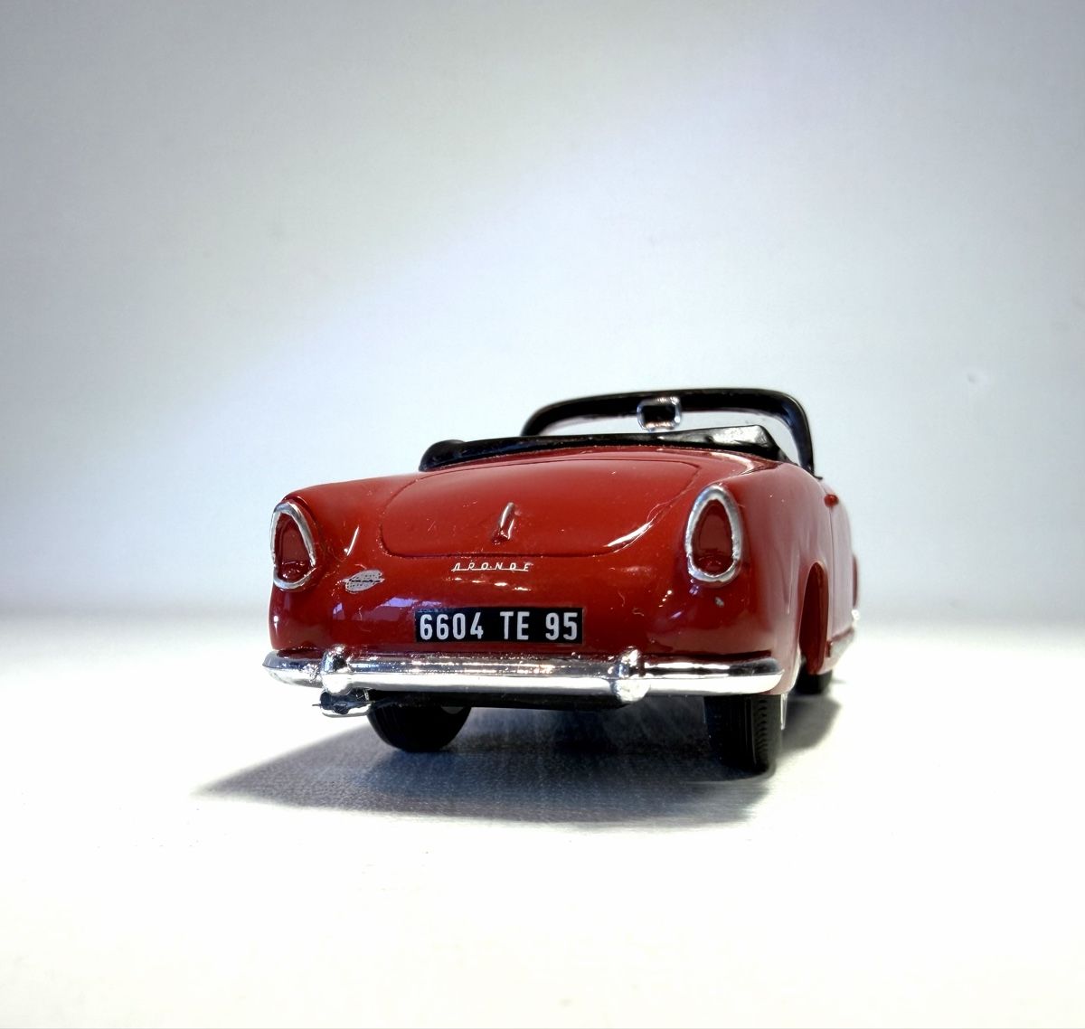 Simca Modellini d'auto: Starter Simca Aronde Océane Cabriolet 1958 1:43 mit Vitrine – Nuovo (secondo la descrizione) da Rombach venduto da vir_2dsd 2