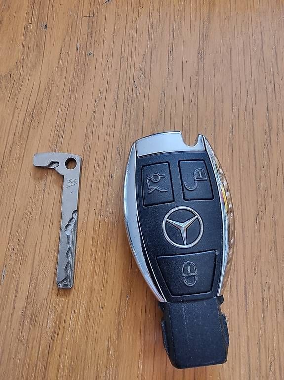 Chiavi: Mercedes Autoschlüssel  – Usato da Bischofszell venduto da jelmoli