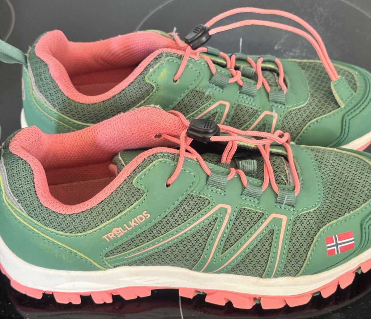 Scarpe per ragazze: Trekking Schuh 34 – Usato da Schlieren venduto da Fam.Baumi