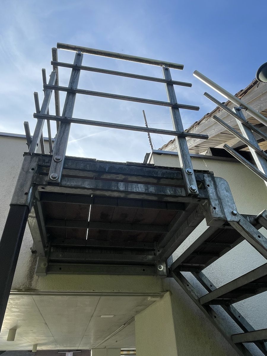 Scale: AUSSENTREPPE VERSTELLBAR – Usato da Küssnacht am Rigi venduto da Koala73 4