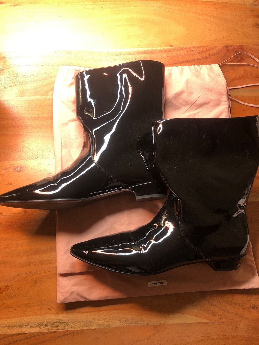 Miu Miu Scarpe da donna: MiuMiu Lackstiefeletten Neu – Nuovo (secondo la descrizione) da St. Moritz venduto da Capricorn88