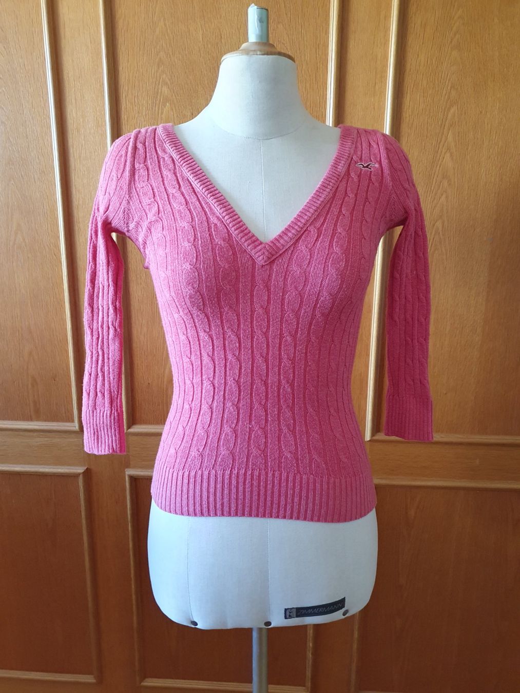 Hollister Pullover & Sweatshirts: Hollister Damen Pullover pink Grösse S mit Zopfmuster – Gebraucht aus Alterswil FR von Maylea01